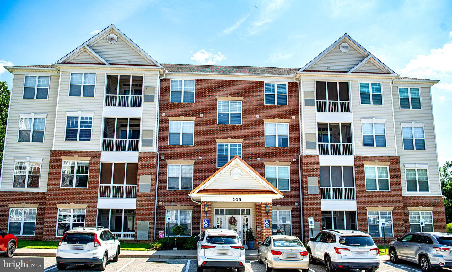 305 TIREE CT #403 Property Photo 1