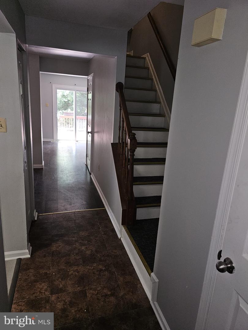 3312 Midland Ct Property Photo 2