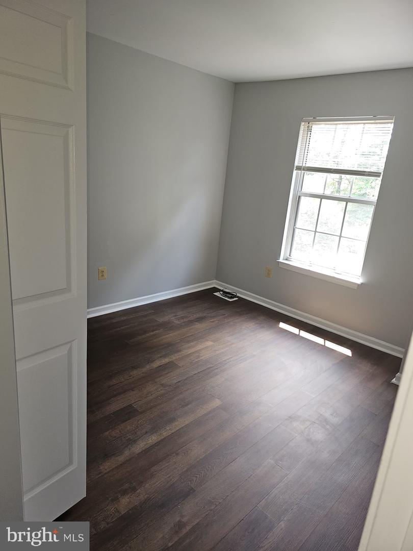 3312 Midland Ct Property Photo 9