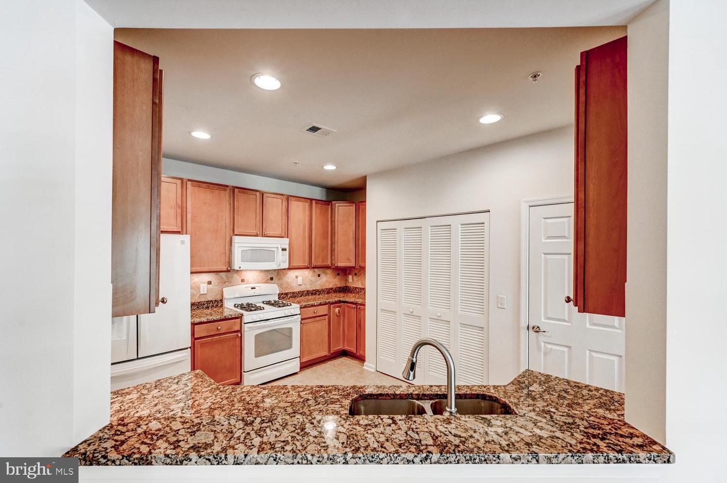 633 Wallingford Rd #204 Property Photo 15