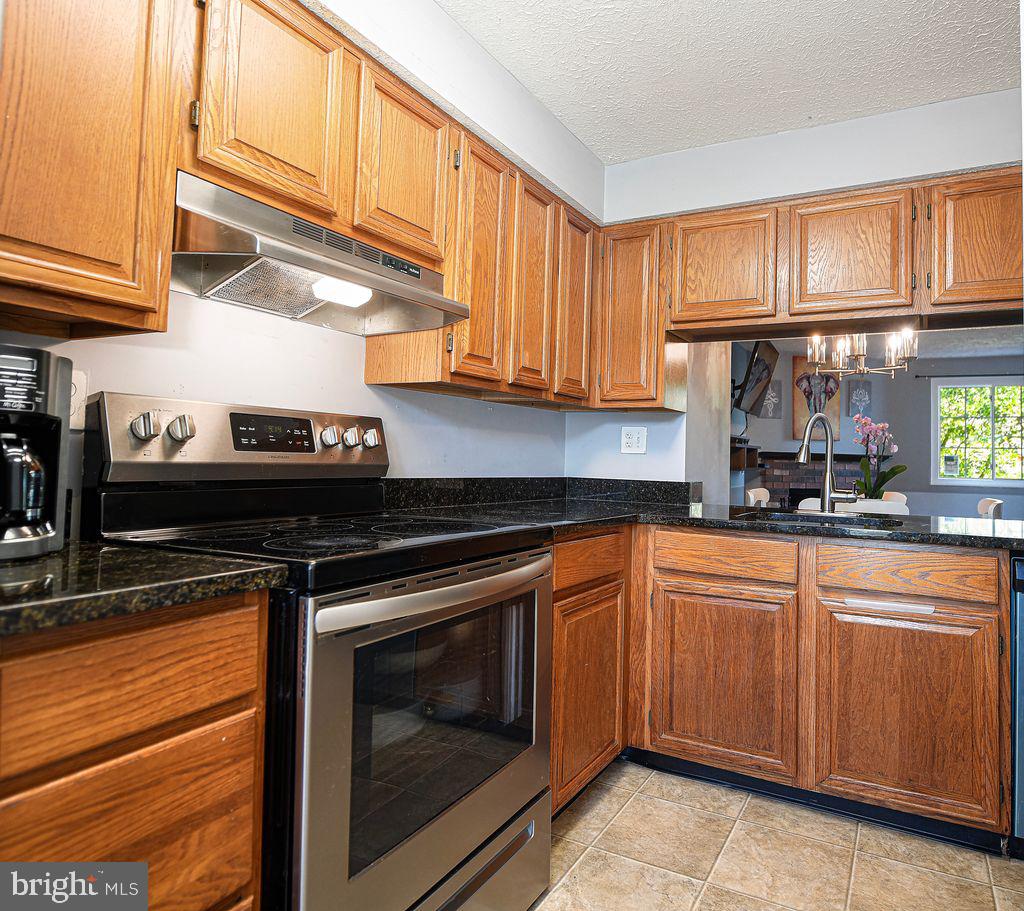 2501 Merrick Ct Property Photo 5