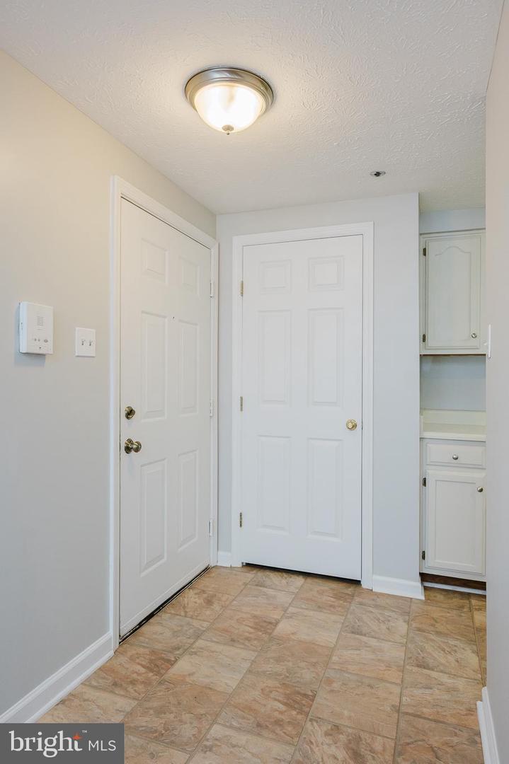 1006-d Markham Ct #15 Property Photo 2