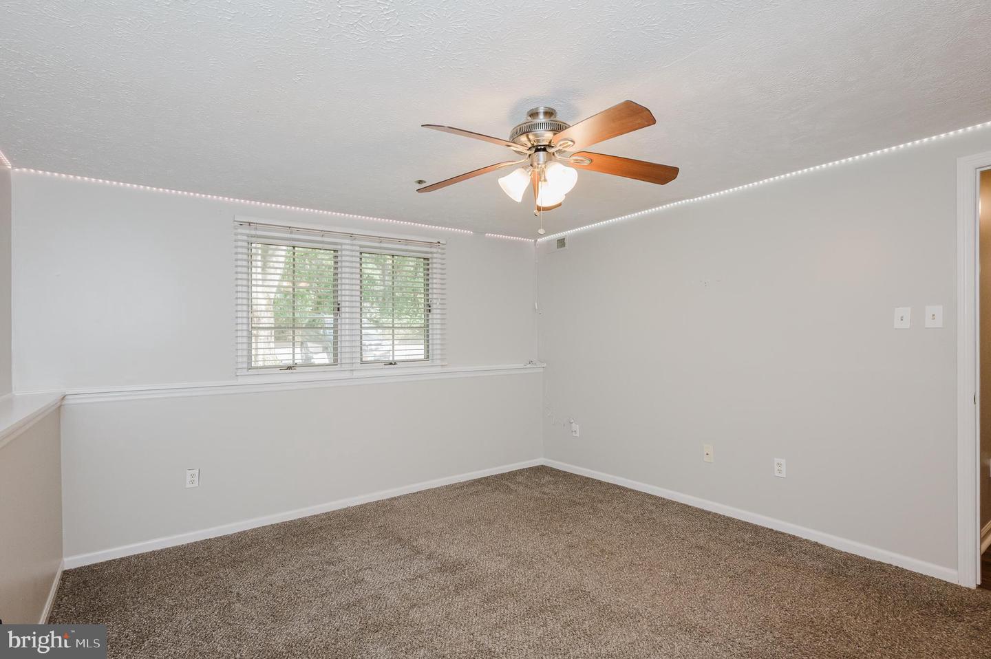 1006-d Markham Ct #15 Property Photo 13