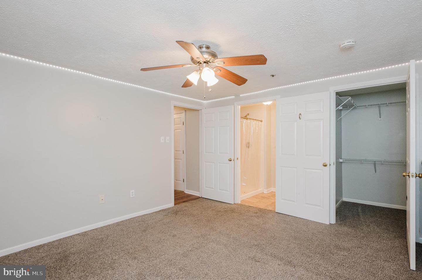 1006-d Markham Ct #15 Property Photo 14