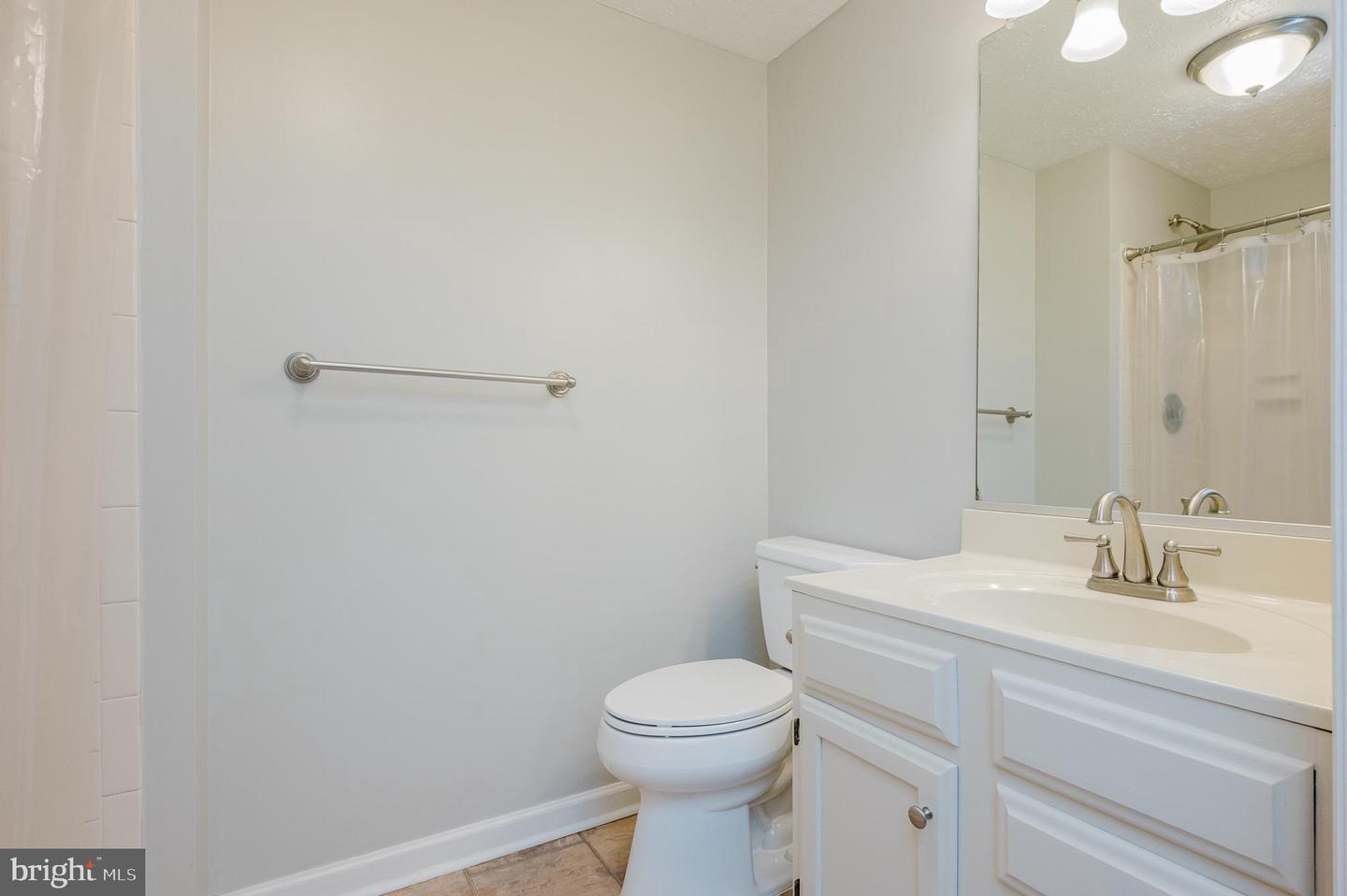 1006-d Markham Ct #15 Property Photo 17