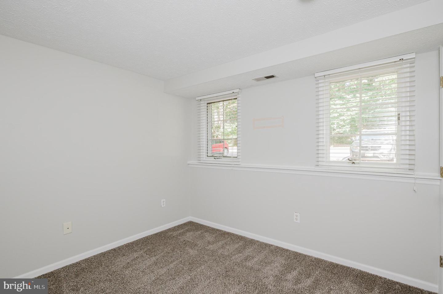 1006-d Markham Ct #15 Property Photo 18