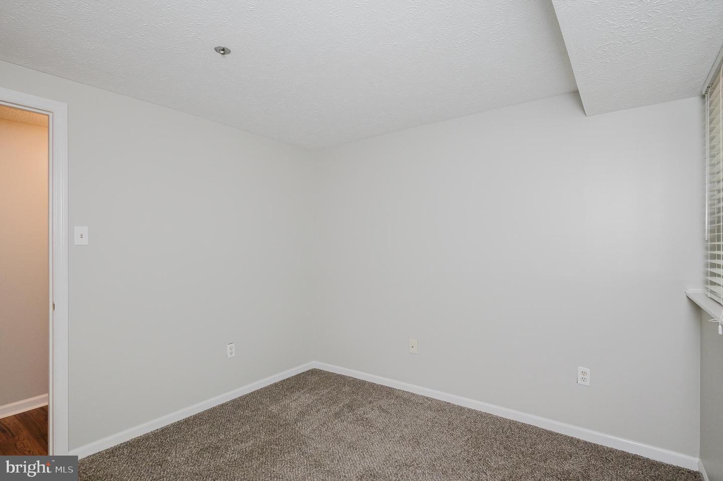1006-d Markham Ct #15 Property Photo 21