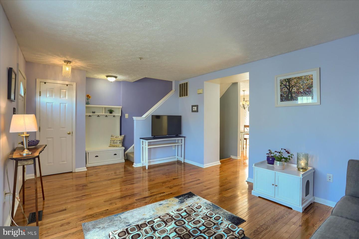 1025 Jeanett Way Property Photo 3