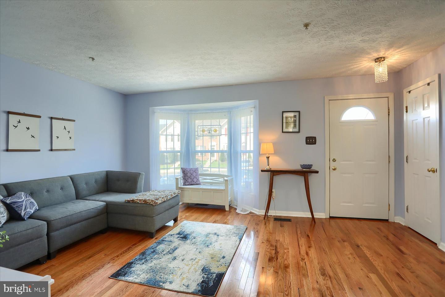 1025 Jeanett Way Property Photo 4