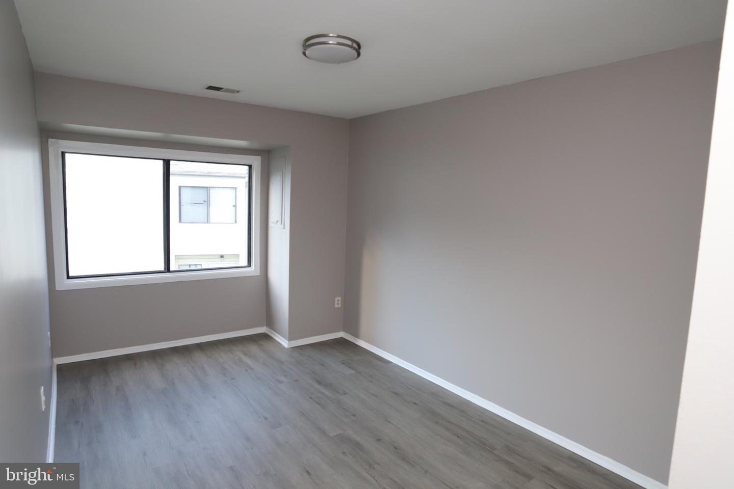 1709 Crimson Tree Way #5d Property Photo 10