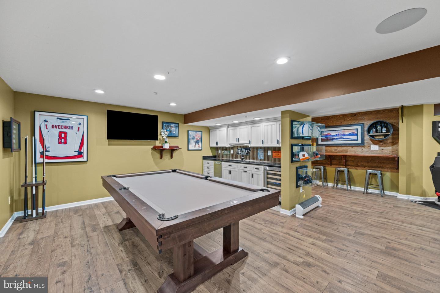 827 Bridle Path Property Photo 7