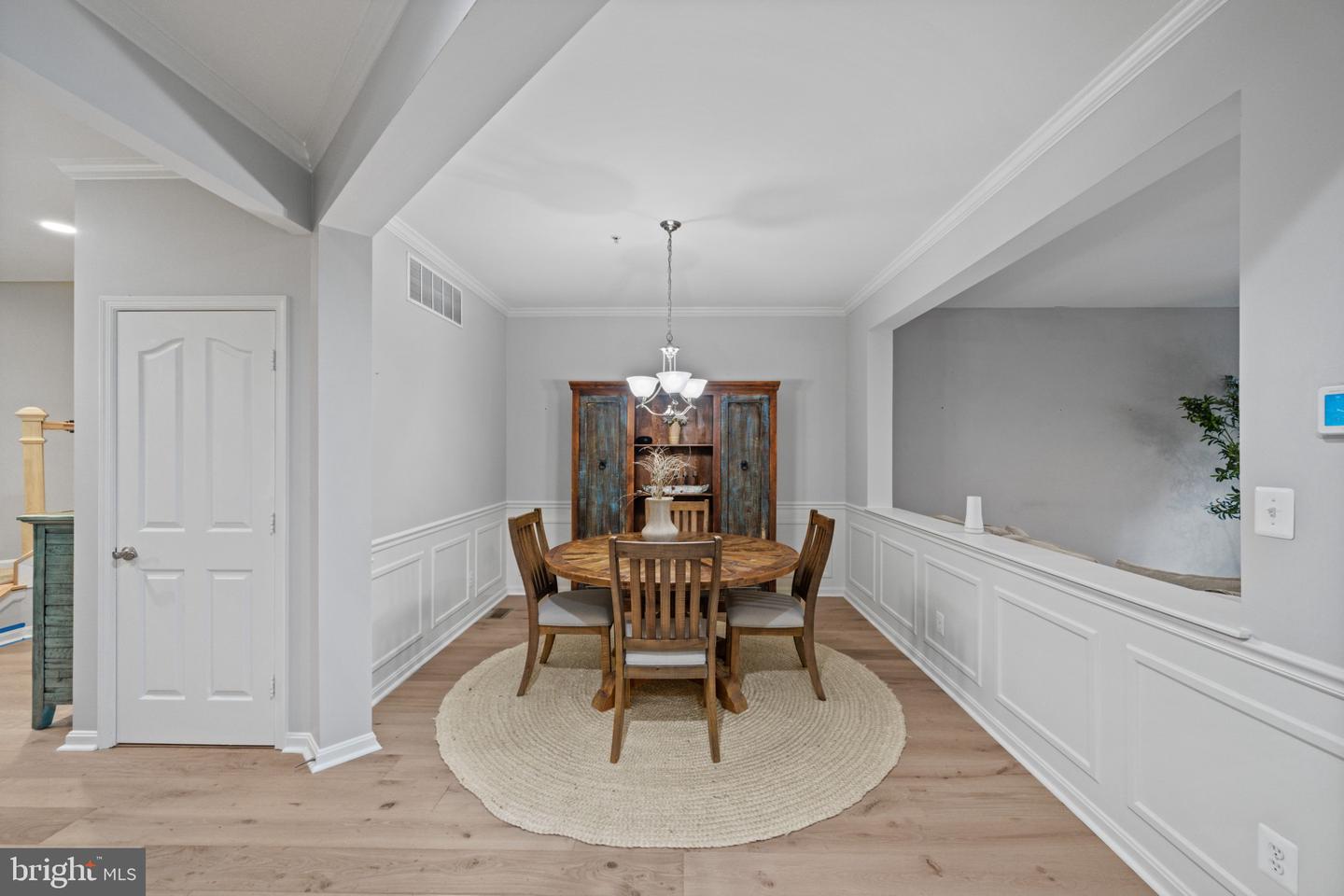 827 Bridle Path Property Photo 15