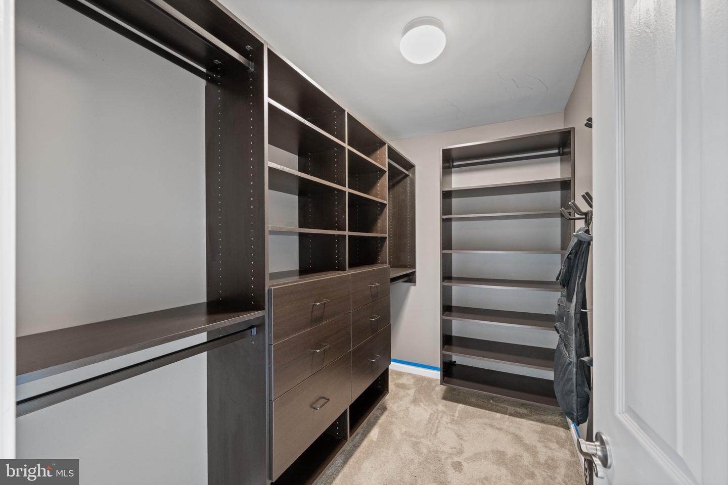 827 Bridle Path Property Photo 30