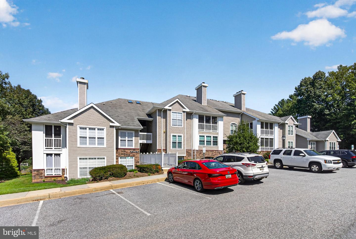 200 Thames Way #200-b Property Photo 2