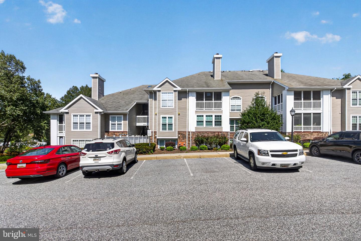 200 Thames Way #200-b Property Photo 3