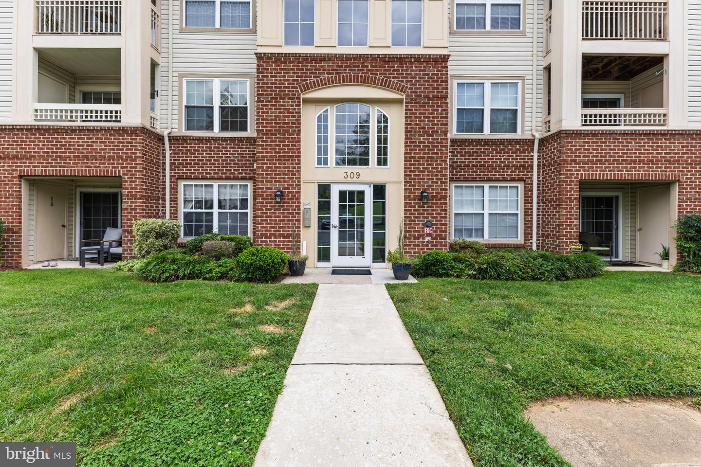 309 Tall Pines Ct #b Property Photo 2