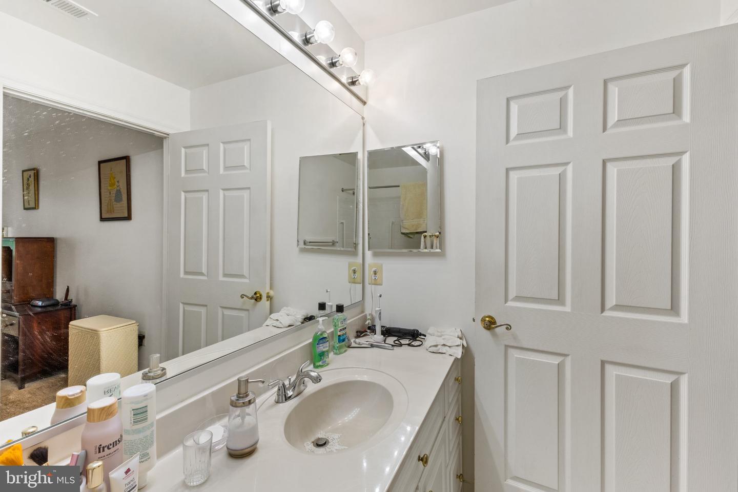 309 Tall Pines Ct #b Property Photo 17