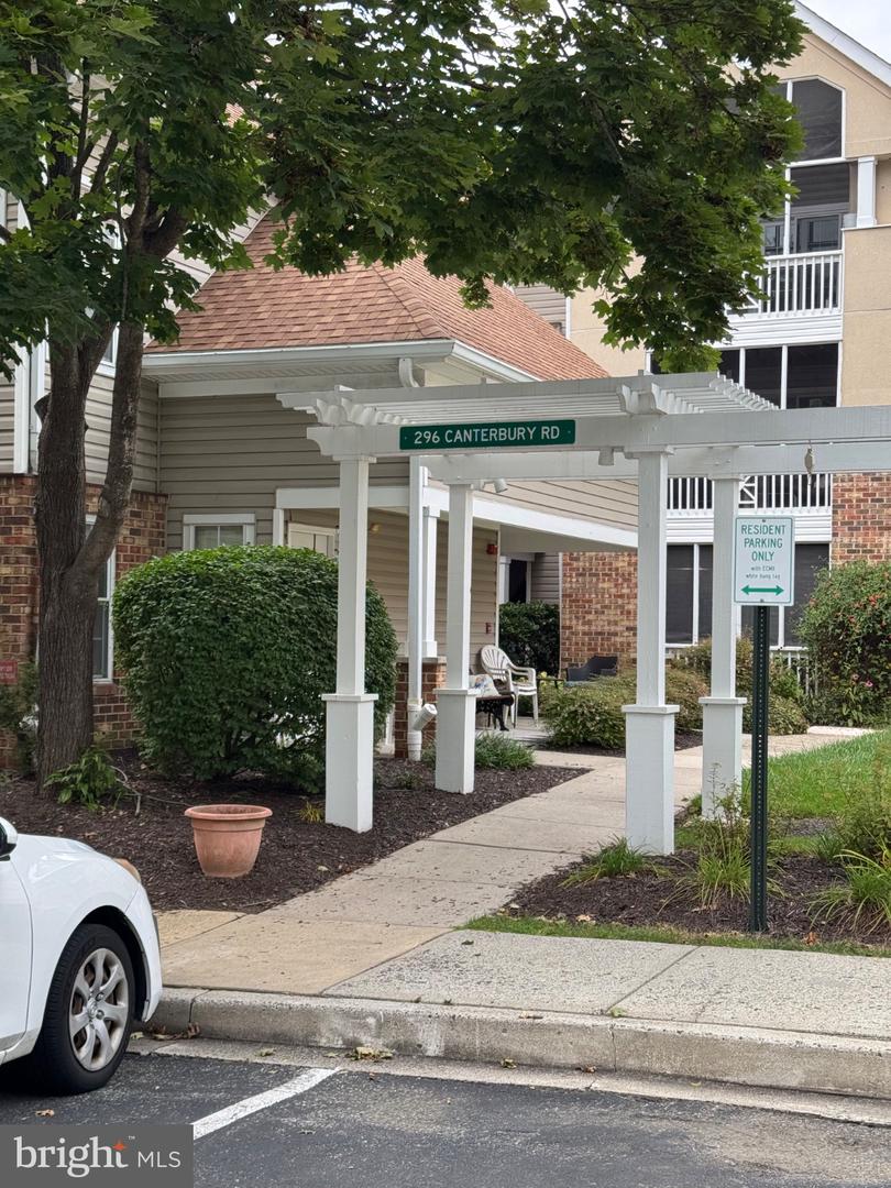 296 Canterbury Rd #296-c Property Photo 1
