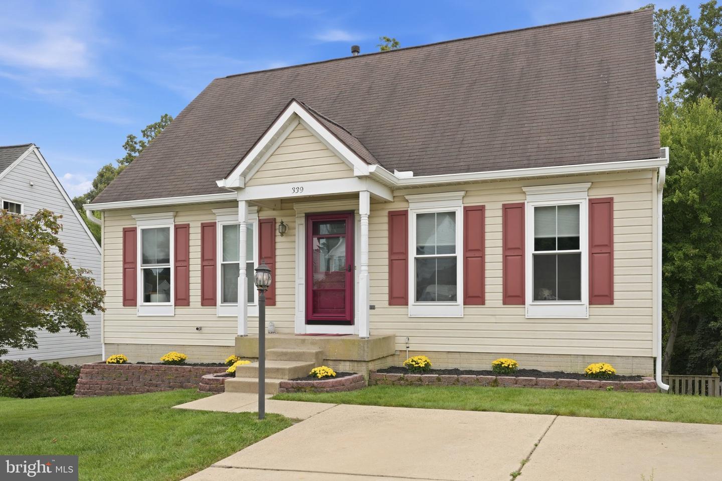 339 Enfield Rd Property Photo 1
