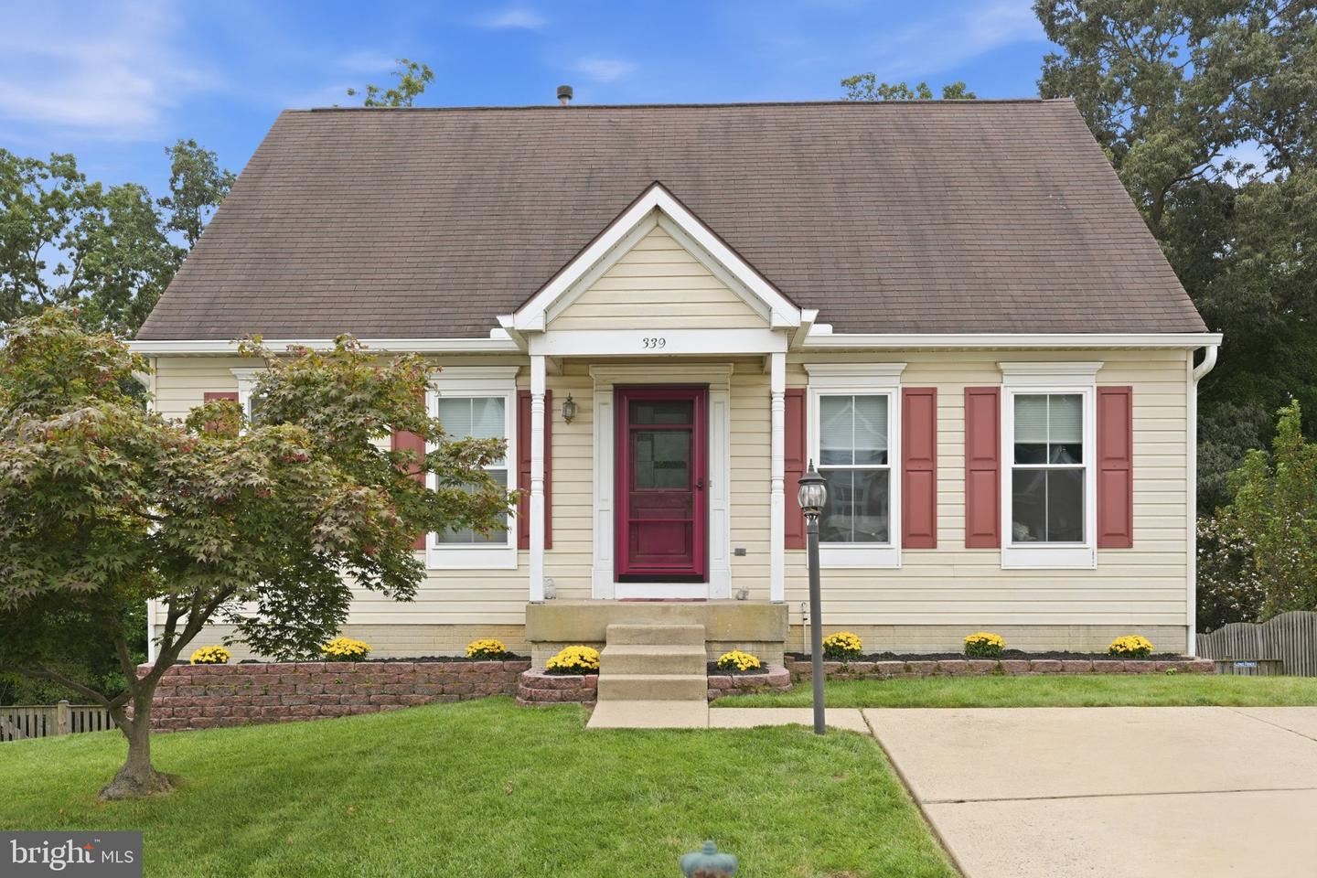 339 Enfield Rd Property Photo 2