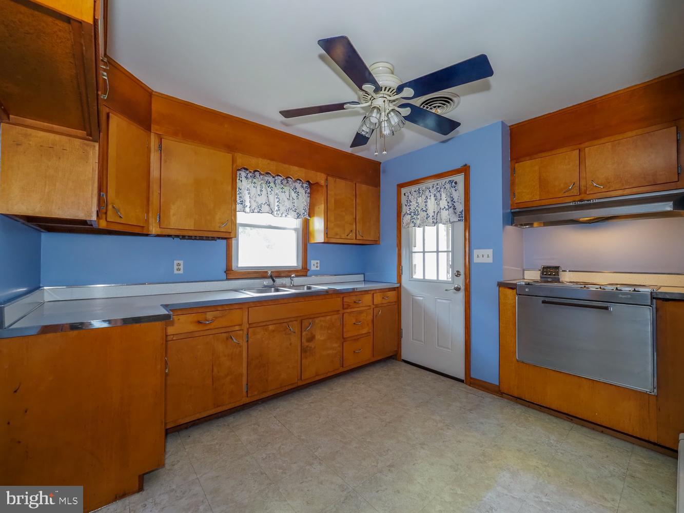 132 S Parke St Property Photo 21