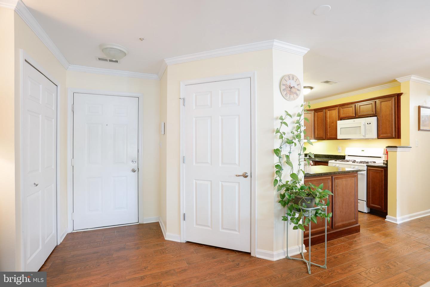 1305-d Sheridan Pl #70 Property Photo 4