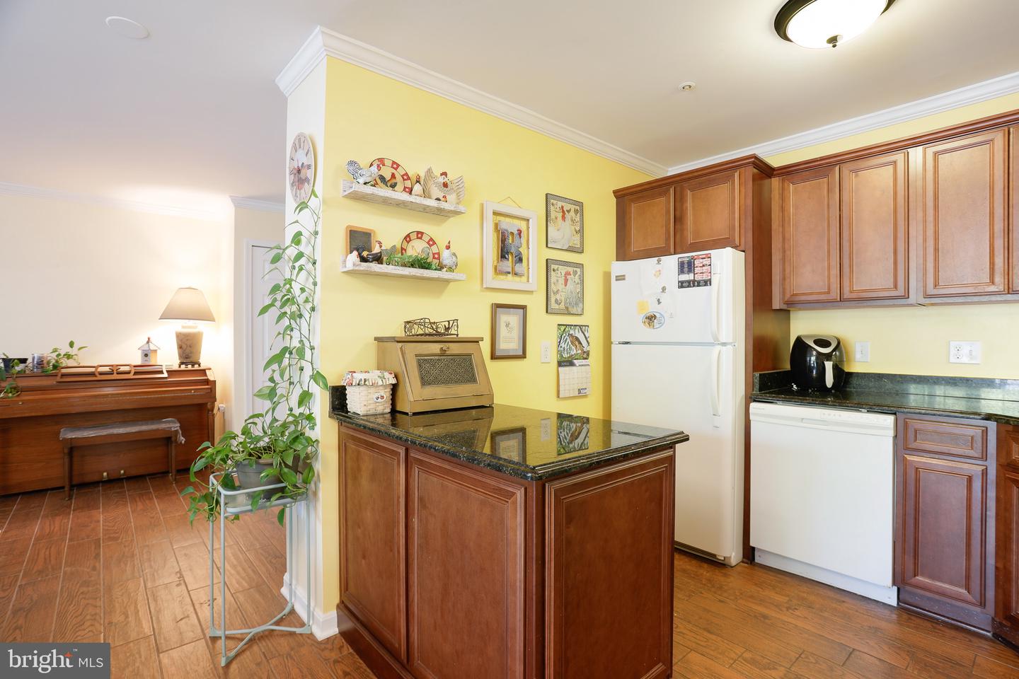 1305-d Sheridan Pl #70 Property Photo 5