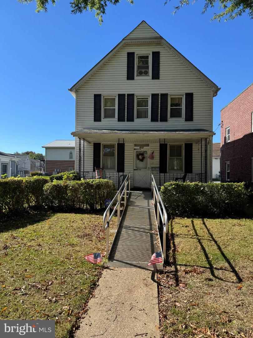 612 S UNION AVE Property Photo 1