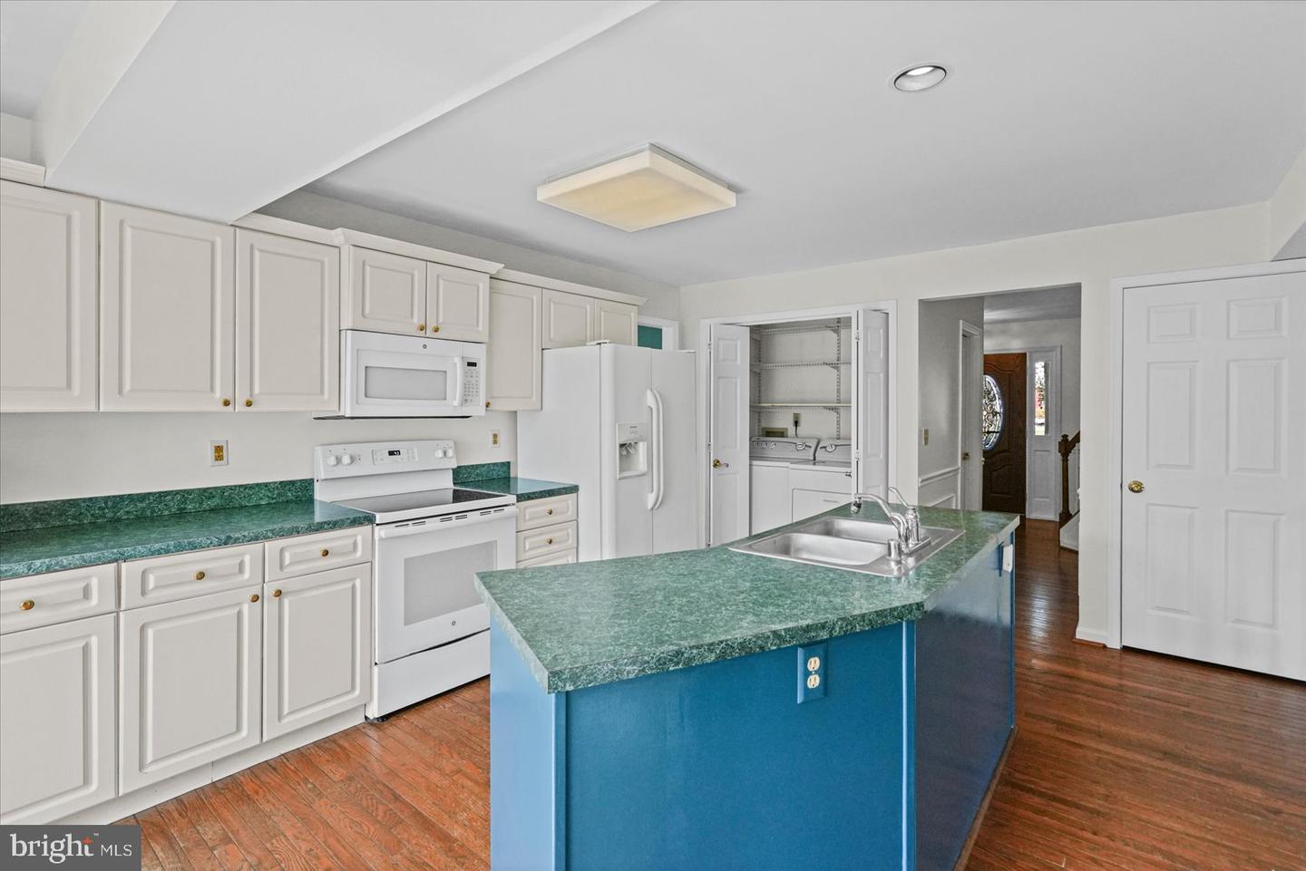 9 Roland Pl Property Photo 12