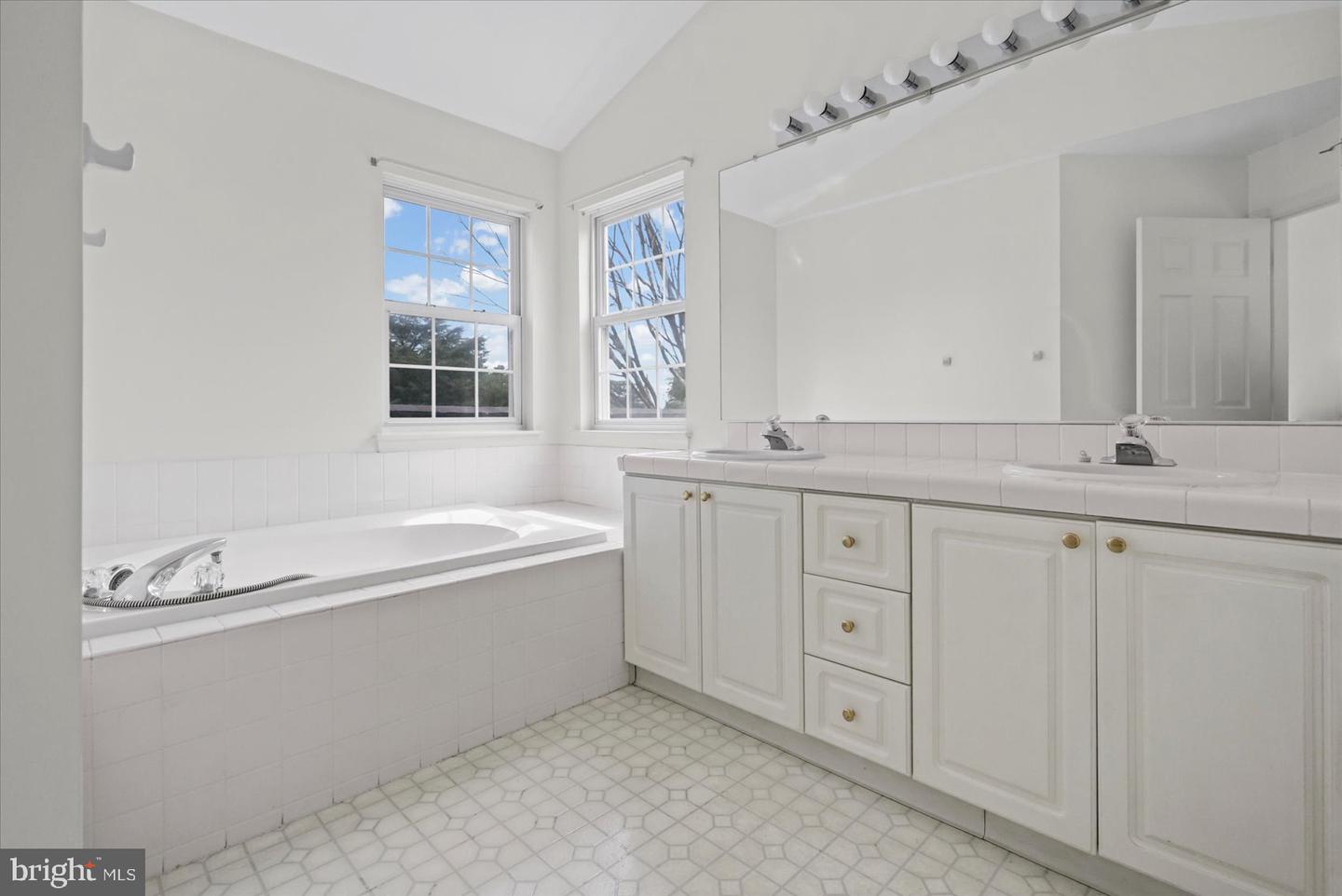 9 Roland Pl Property Photo 27