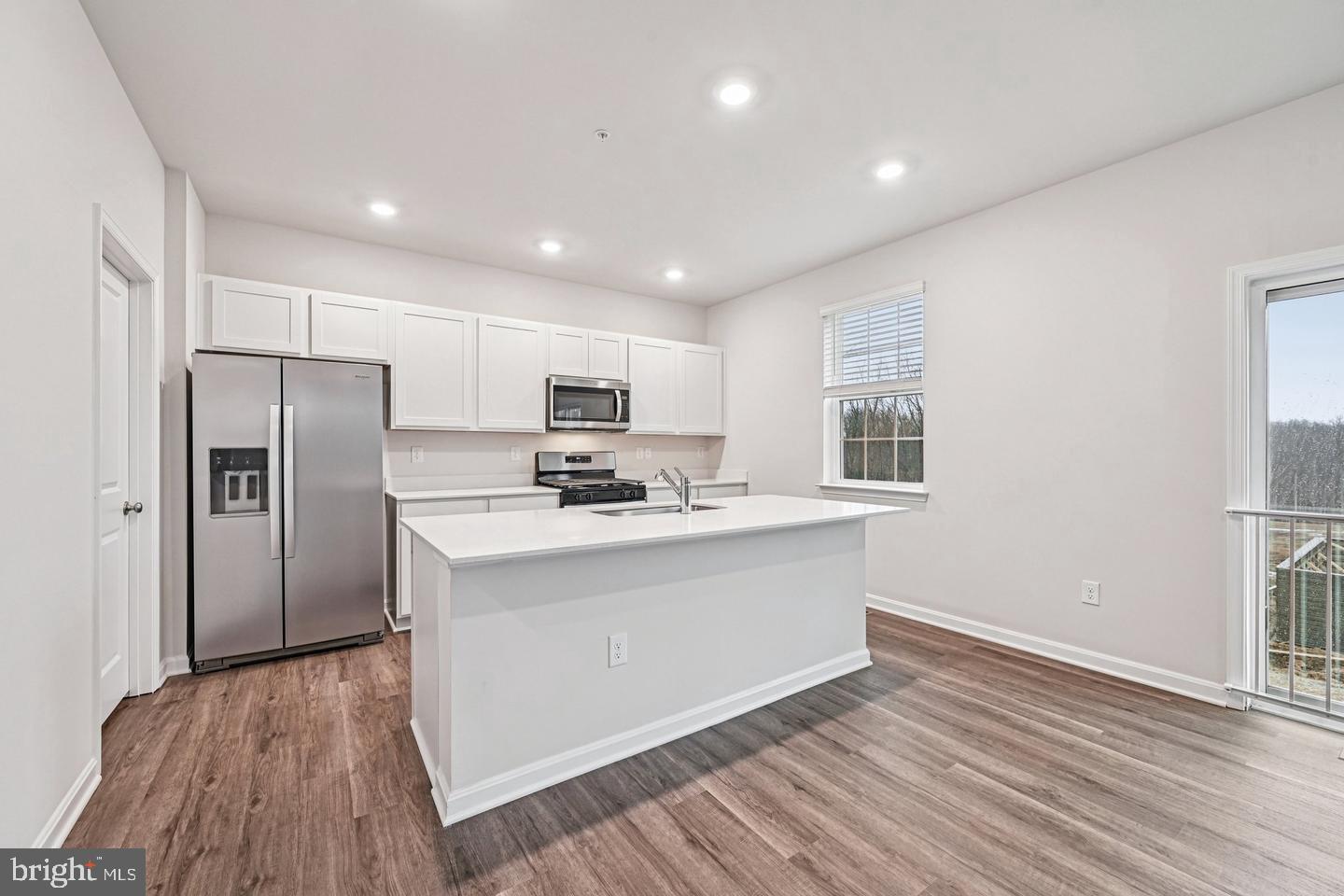 820 Spikeresh Way Property Photo 12