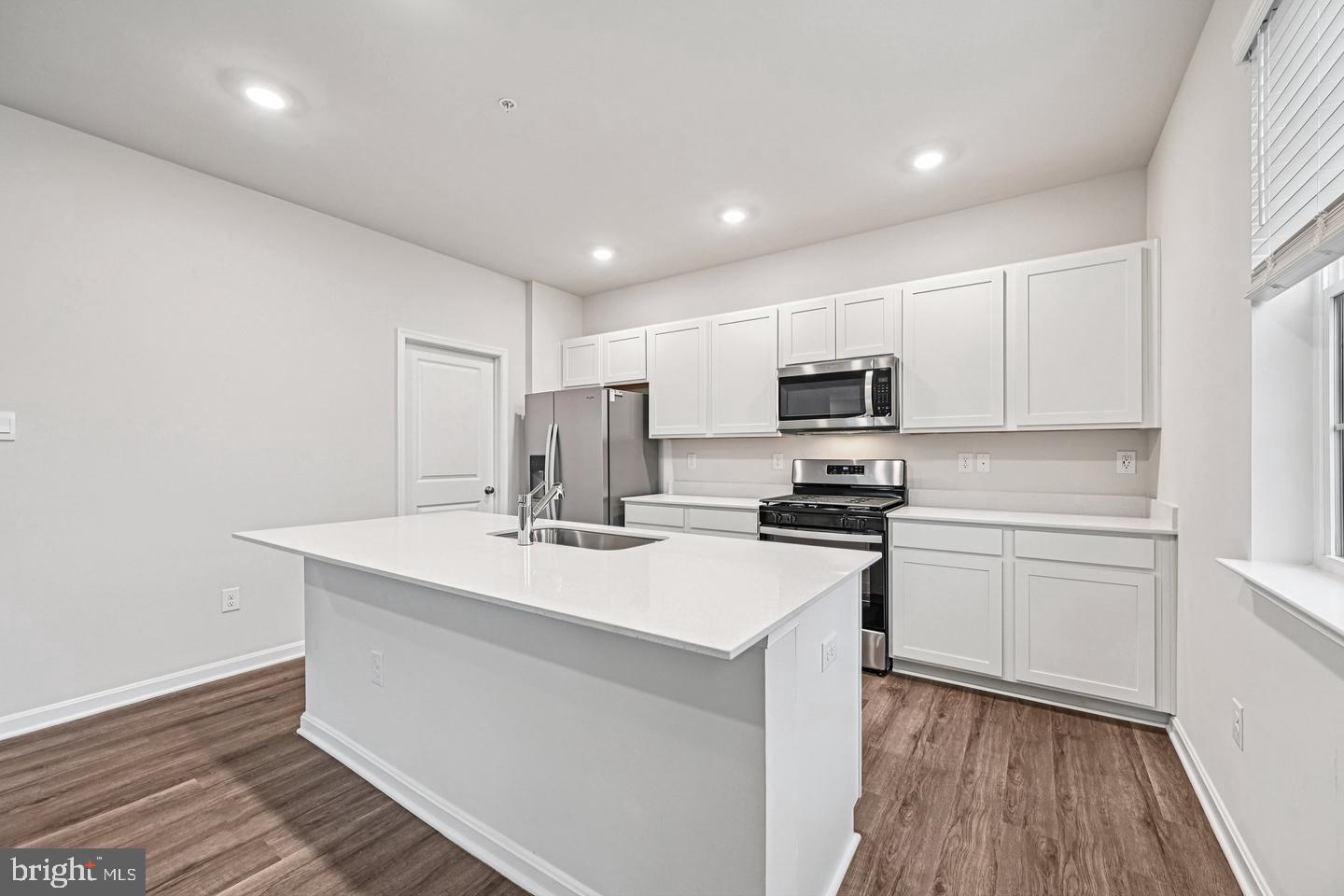 820 Spikeresh Way Property Photo 13