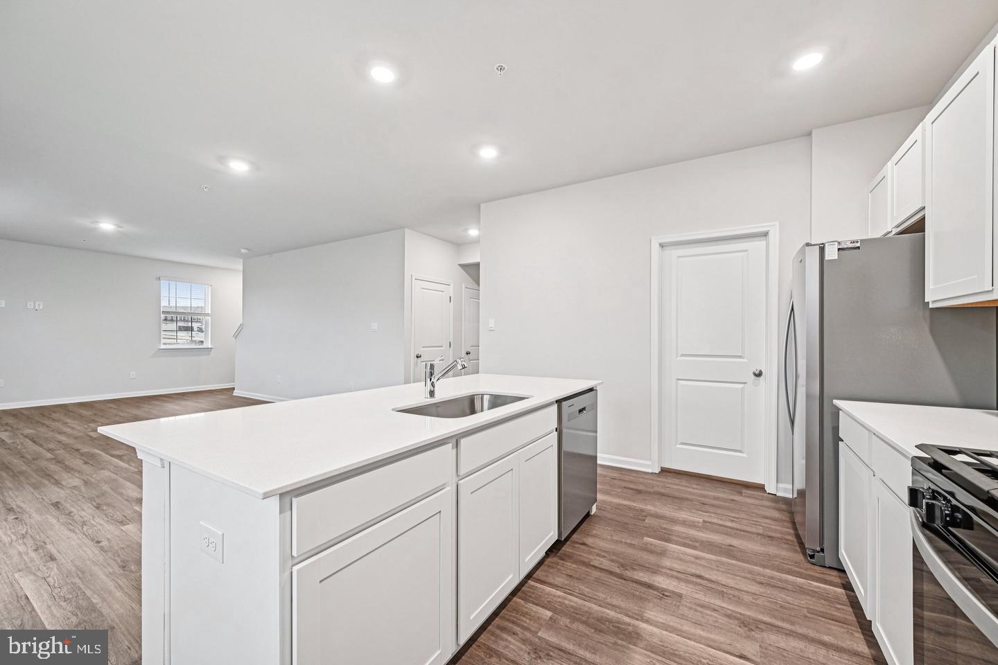 820 Spikeresh Way Property Photo 14