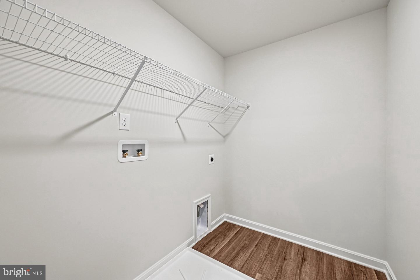 820 Spikeresh Way Property Photo 33