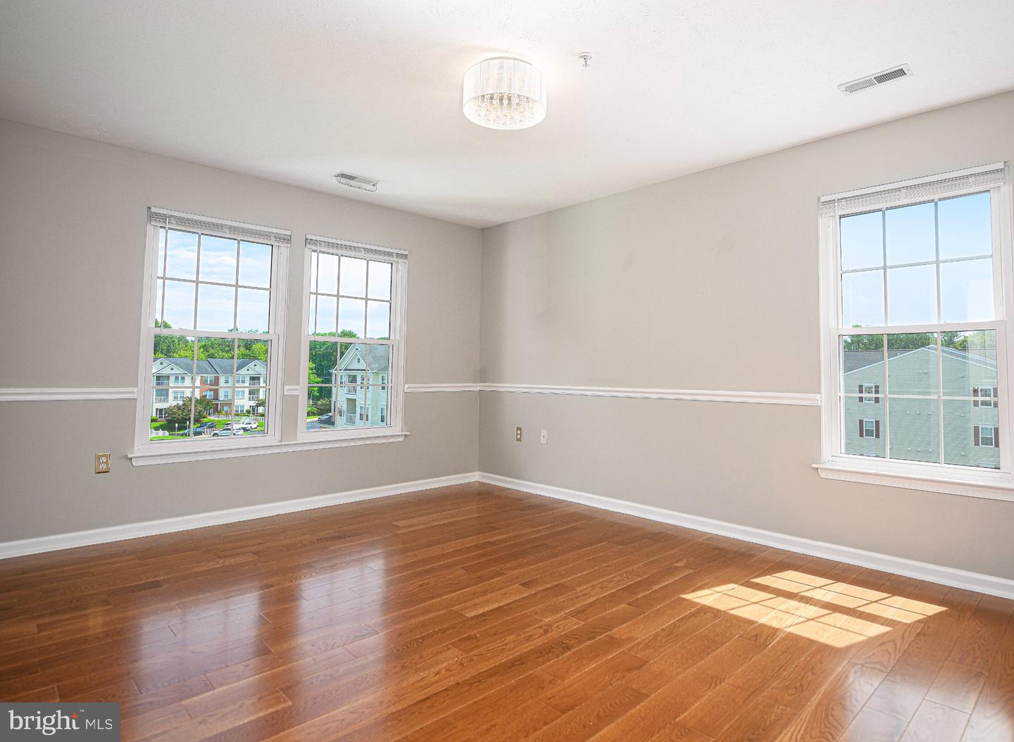 303 Willrich Cir #j Property Photo 3