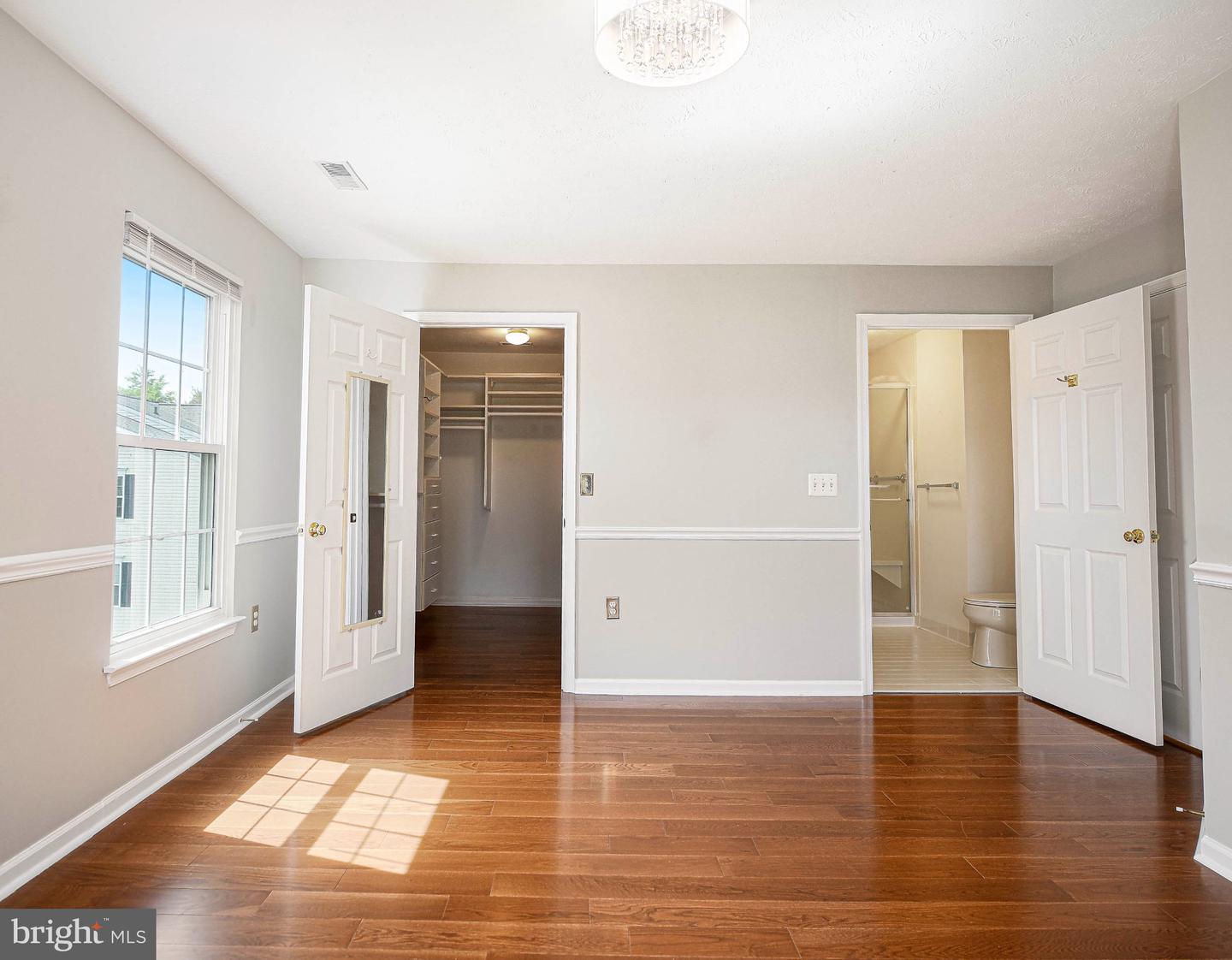 303 Willrich Cir #j Property Photo 4
