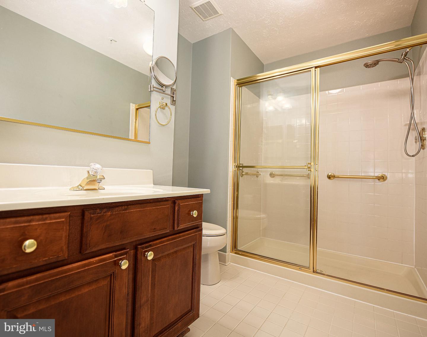 303 Willrich Cir #j Property Photo 7