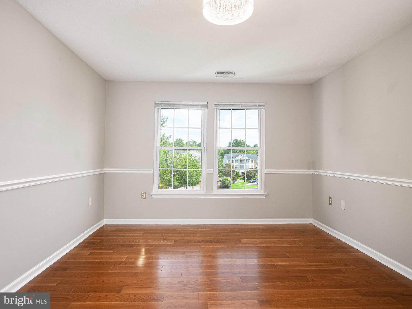 303 Willrich Cir #j Property Photo 8