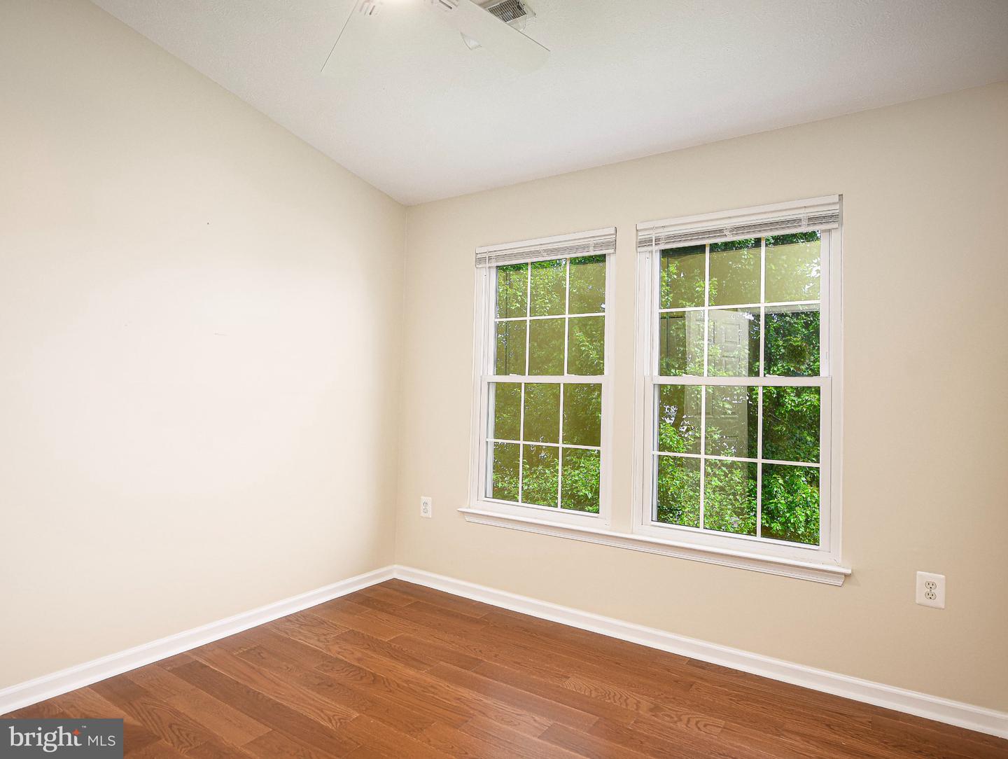 303 Willrich Cir #j Property Photo 10