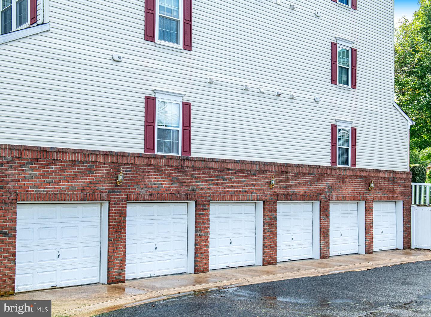 303 Willrich Cir #j Property Photo 18