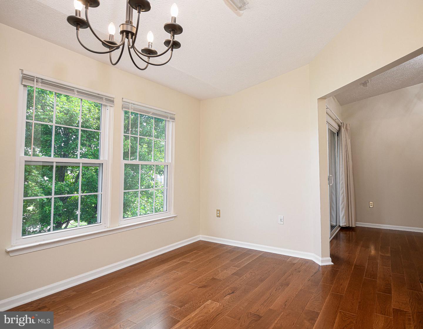 303 Willrich Cir #j Property Photo 24