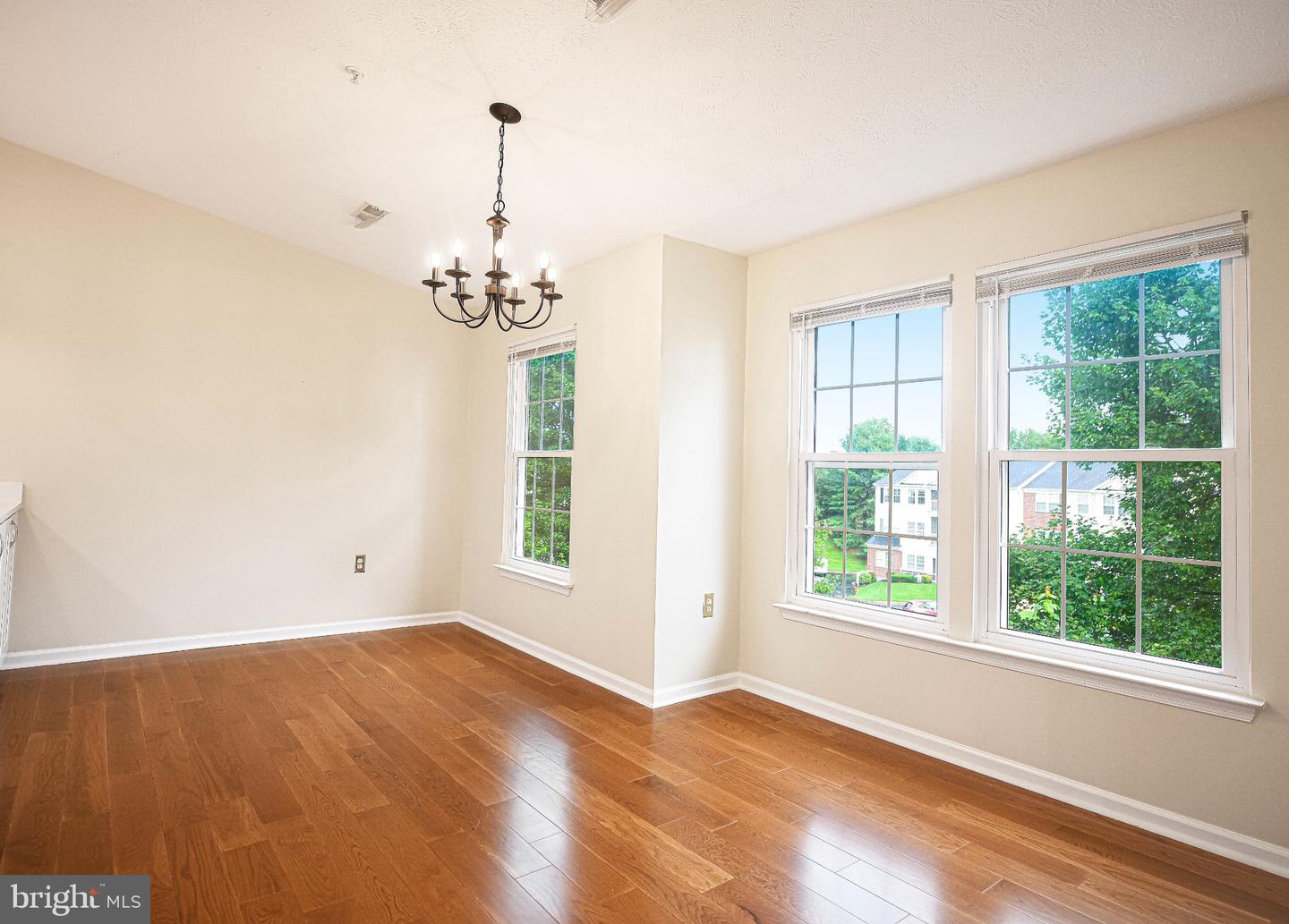 303 Willrich Cir #j Property Photo 26
