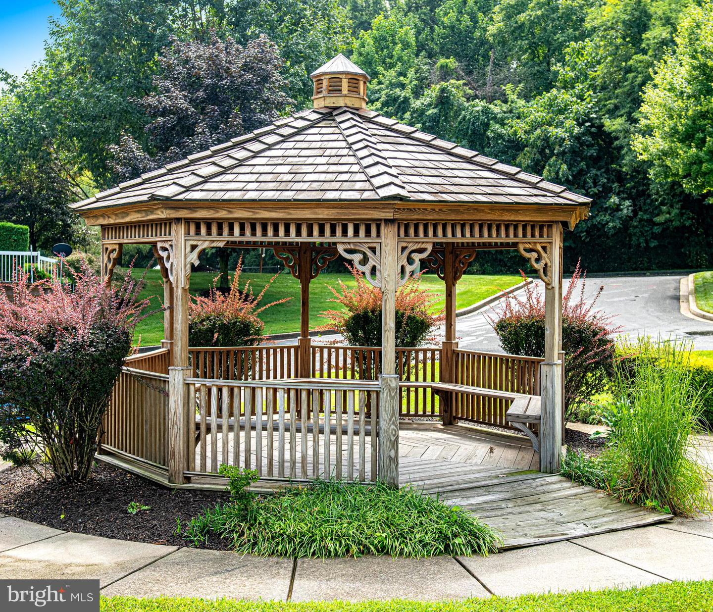 303 Willrich Cir #j Property Photo 31