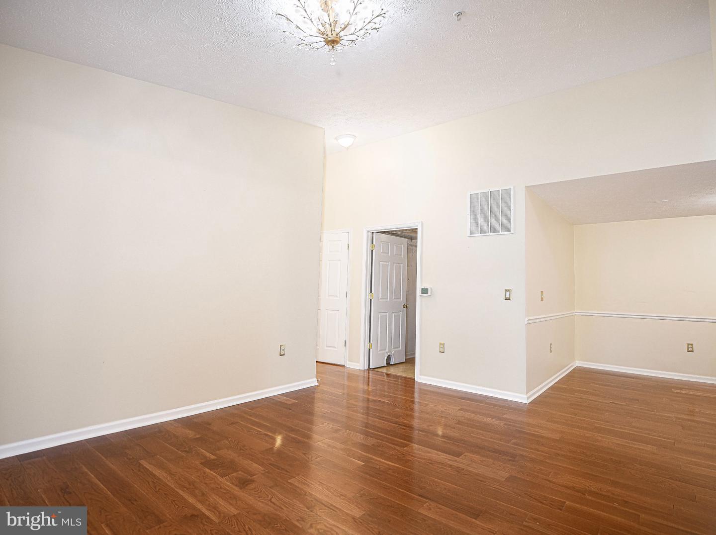303 Willrich Cir #j Property Photo 40