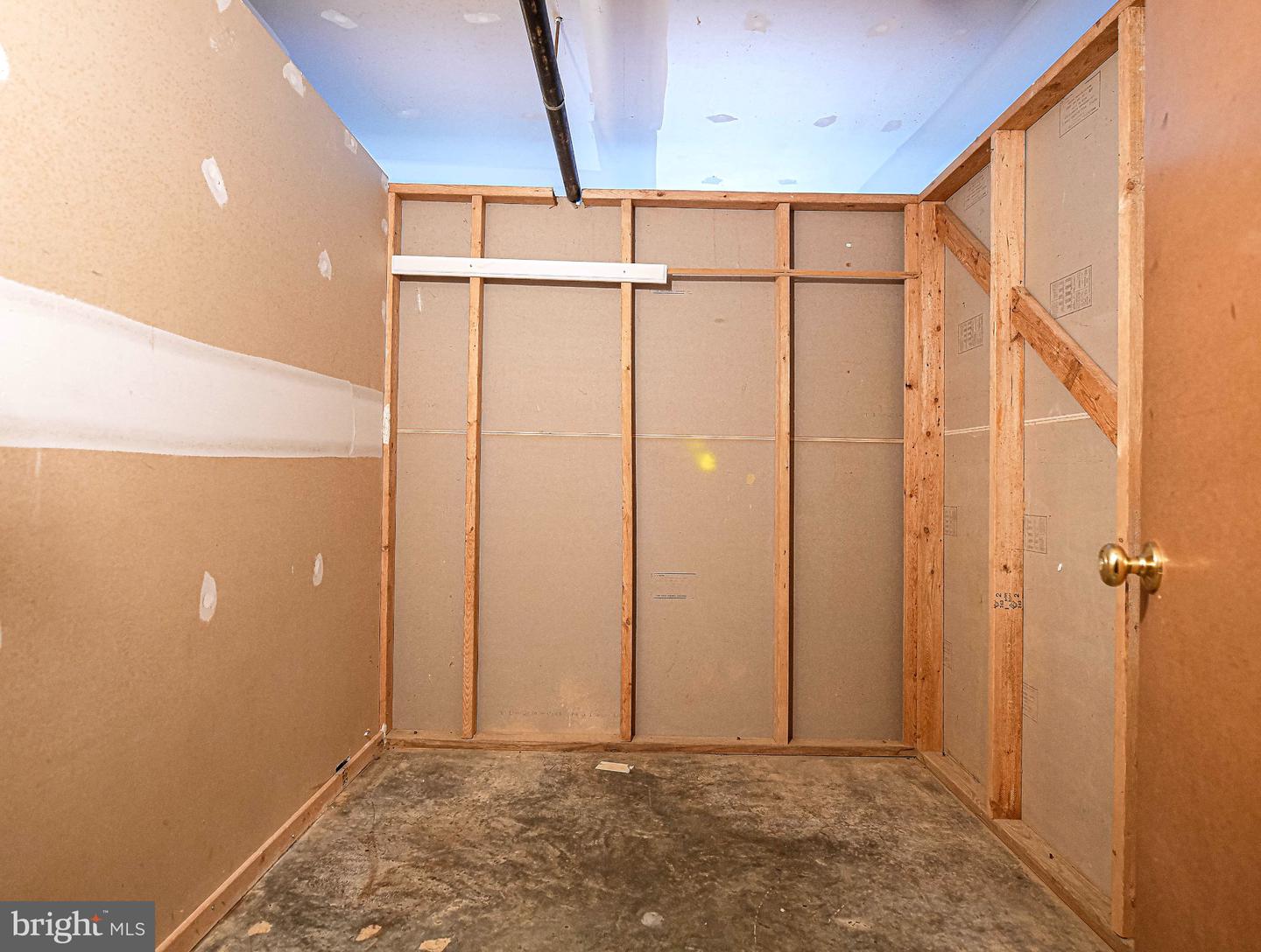 303 Willrich Cir #j Property Photo 44