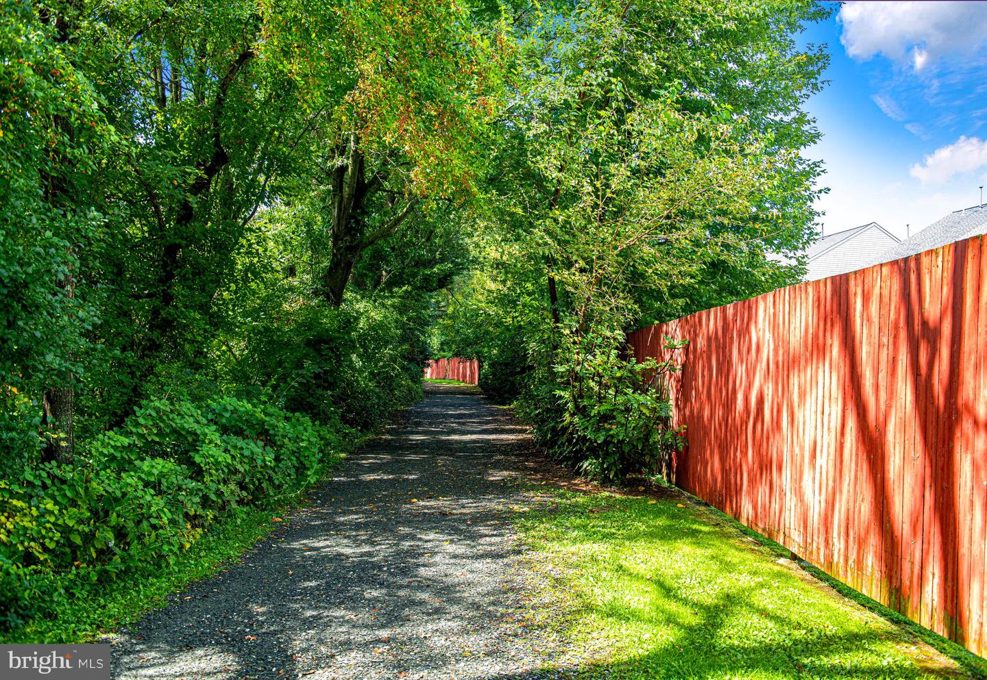 303 Willrich Cir #j Property Photo 47