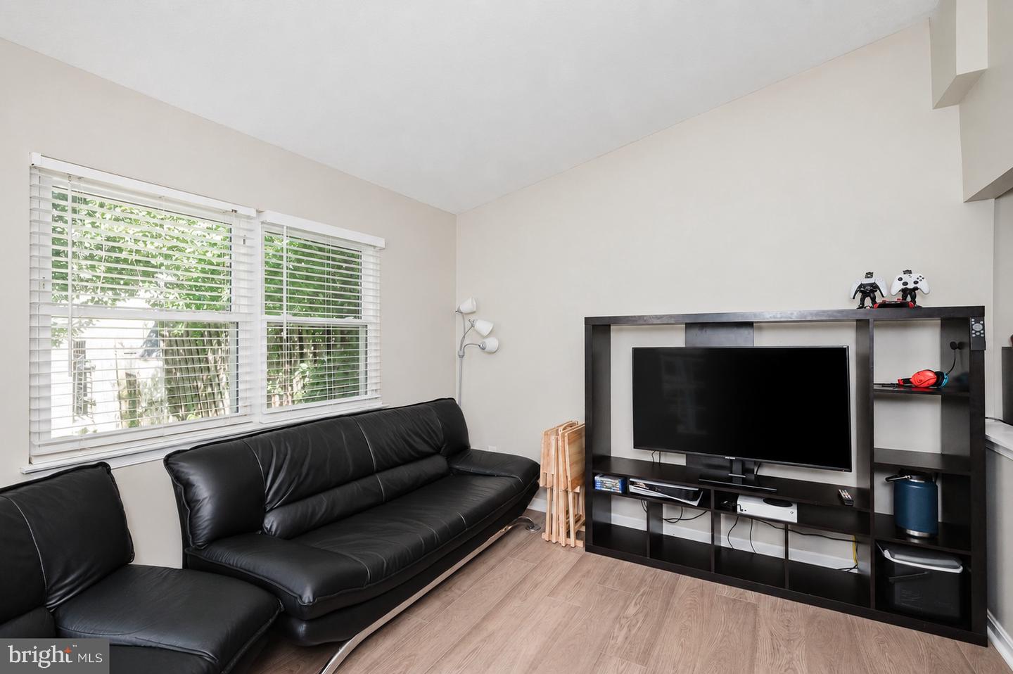 1214 Griffith Pl Property Photo 17