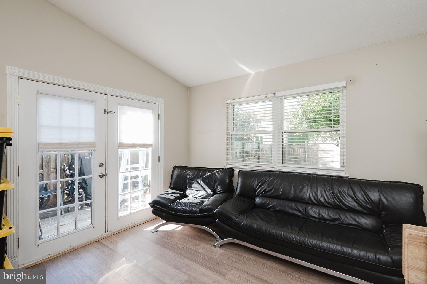 1214 Griffith Pl Property Photo 18
