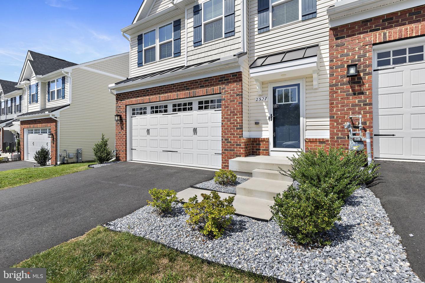 2527 Steamboat Way Property Photo 4