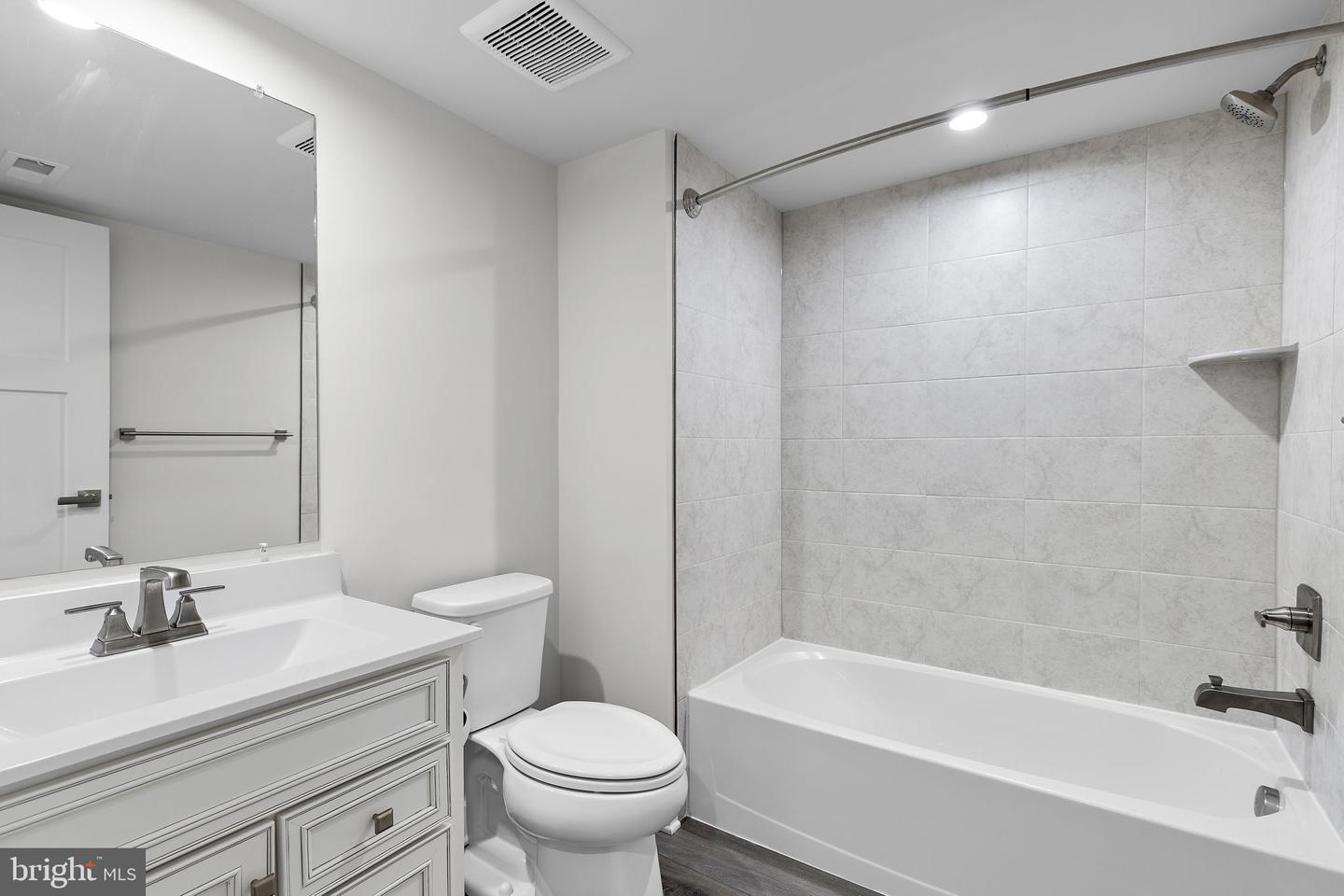 2527 Steamboat Way Property Photo 40
